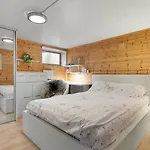 In Cozy 7 Min Walk From The Center Tromsø